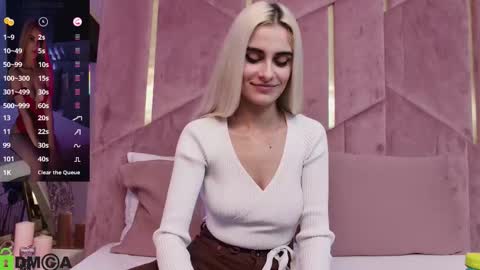 Selena online show from November 2025 05:18:02 AM