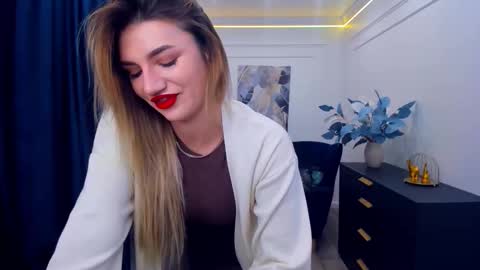 Snapshot of selenaemoore chatting on September 2025 03:52:01 AM selenaemoore online show from September 2025 03:52:01 AM