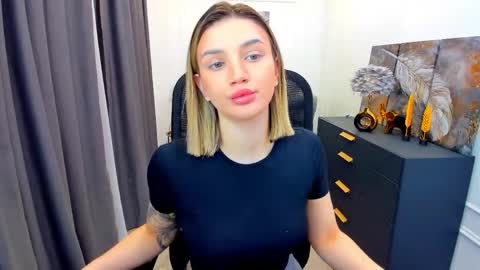 selenaemoore online show from March 2026 03:45:02 AM