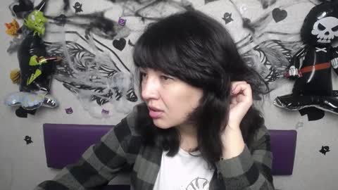 SelenaFly online show from November 2025 06:01:01 AM