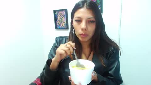 Snapshot of selenakyle92_ chatting on December 2024 06:27:01 PM Selena online show from December 2024 06:27:01 PM
