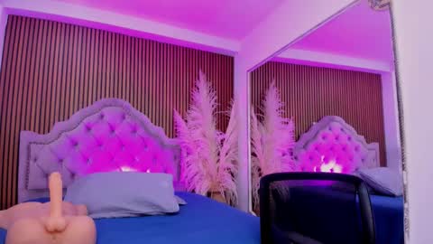 selenastonne online show from December 2025 08:06:01 PM