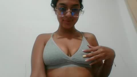 Snapshot of selene_azahar chatting on September 2025 05:19:02 AM selene online show from September 2025 05:19:02 AM