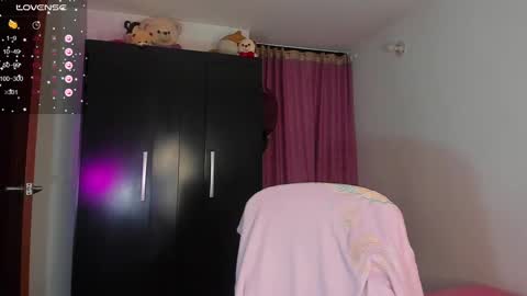 Snapshot of selene_e chatting on March 2025 02:04:01 AM Karol. online show from March 2025 02:04:01 AM