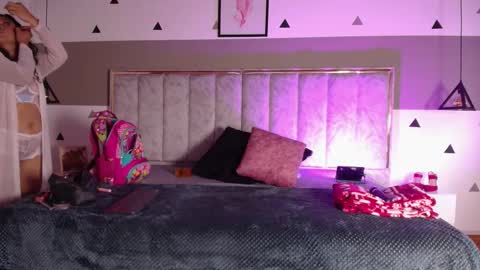 Snapshot of seleneblaze chatting on October 2025 11:22:02 AM Selene online show from October 2025 11:22:02 AM