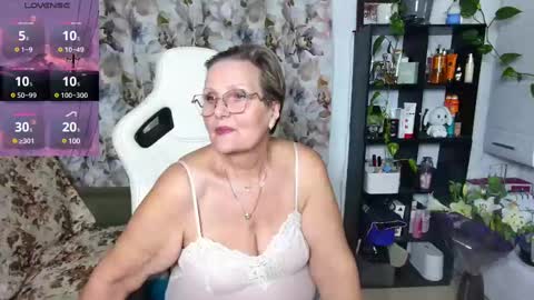 Selenna online show from December 2024 06:19:01 PM