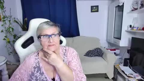 Selenna online show from April 2026 05:32:02 PM