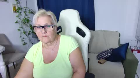 Selenna online show from April 2026 05:51:01 PM