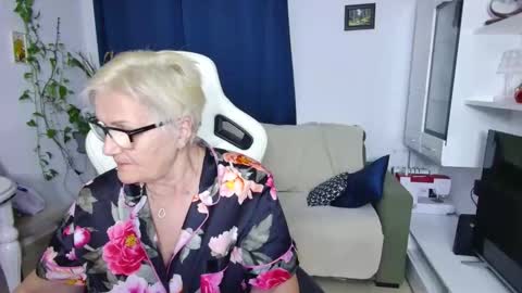 Selenna online show from April 2026 05:29:01 PM