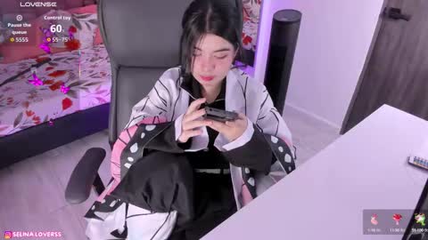 Selina online show from September 2025 01:28:01 AM
