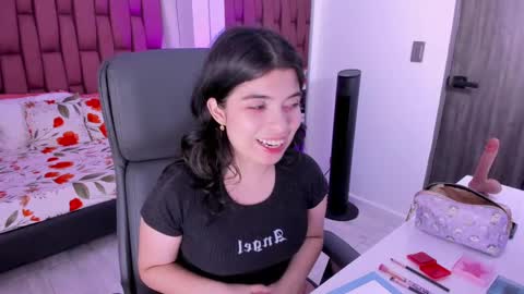 Selina online show from September 2025 01:07:02 AM