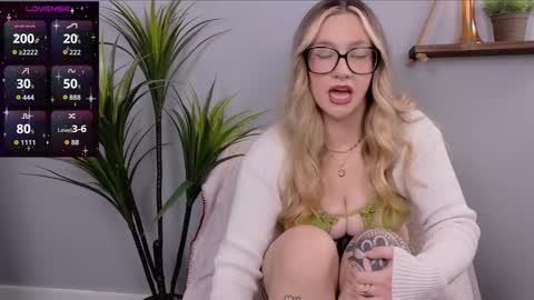 Selina Mae online show from October 2025 03:14:01 AM