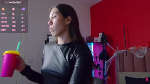 Nicole online show from October 2025 01:42:02 AM