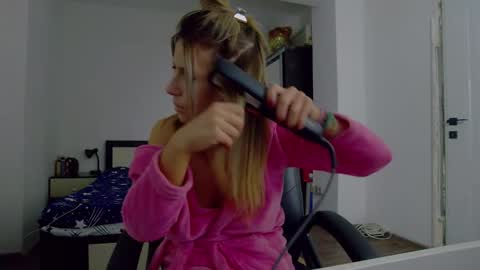 sellena_angel online show from December 2025 12:47:02 PM