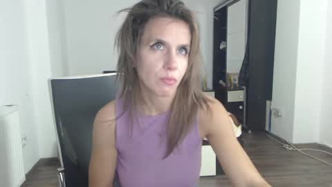 Snapshot of sellena_angels chatting on January 2025 06:40:01 PM sellena_angels online show from January 2025 06:40:01 PM