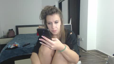 Snapshot of sellena_angels chatting on February 2025 09:04:02 PM sellena_angels online show from February 2025 09:04:02 PM
