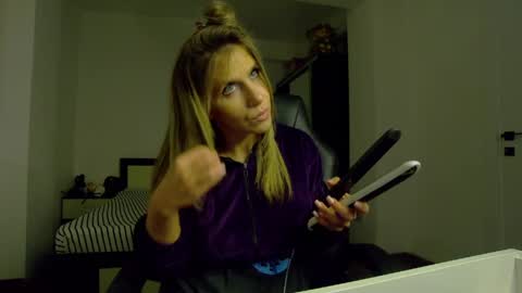 sellena_angels online show from April 2026 06:39:01 PM