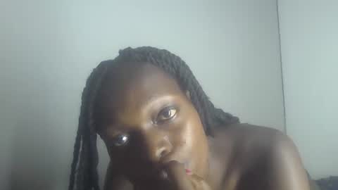 Snapshot of sellinprinces chatting on September 2025 01:18:01 AM sellinprinces online show from September 2025 01:18:01 AM