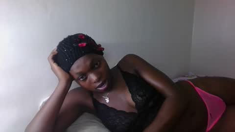 Snapshot of sellinprinces chatting on October 2025 10:45:01 PM sellinprinces online show from October 2025 10:45:01 PM