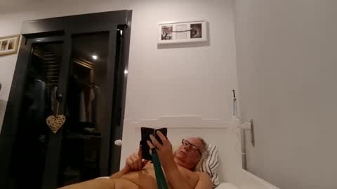 Snapshot of seniorfuntime1556 chatting on May 2026 09:54:01 PM Summiteer online show from May 2026 09:54:01 PM