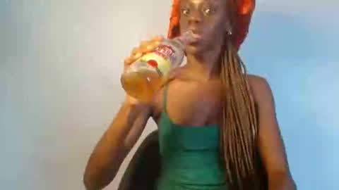 sensational_ave online show from November 2025 10:26:02 AM