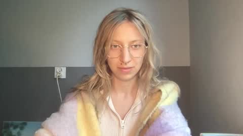 Snapshot of senseinner chatting on September 2025 01:46:01 PM senseinner online show from September 2025 01:46:01 PM