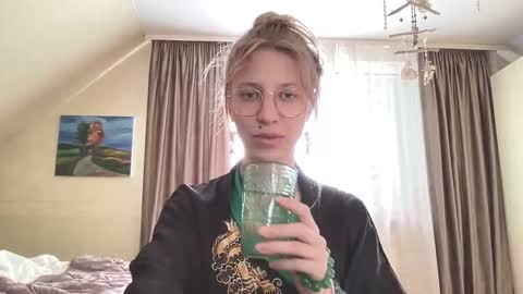 Snapshot of senseinner chatting on September 2025 12:32:01 PM senseinner online show from September 2025 12:32:01 PM