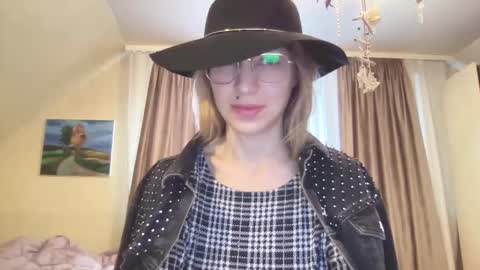 Snapshot of senseinner chatting on October 2025 01:20:02 PM senseinner online show from October 2025 01:20:02 PM