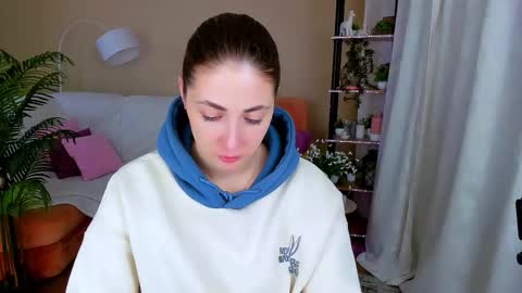 sensitiveheartt online show from October 2025 04:16:01 PM