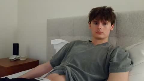 Cam online show from November 2025 10:21:02 PM