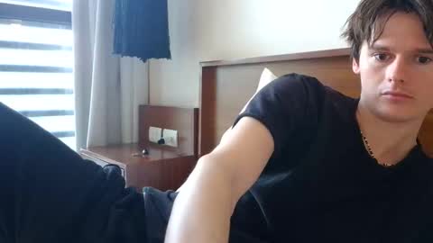 Cam online show from December 2025 10:38:01 PM