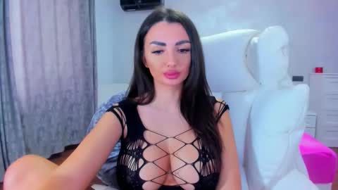EllaRossa online show from March 2026 12:05:03 PM