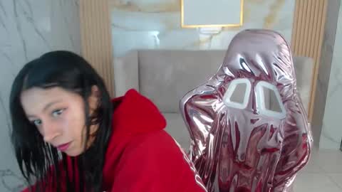 serabella_s online show from December 2025 01:08:01 PM