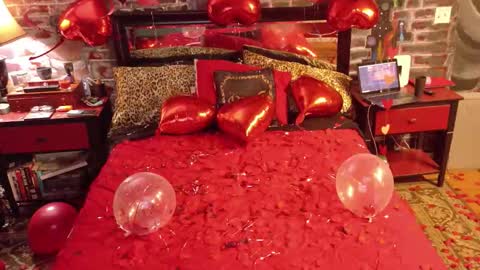 seraphyx33 online show from February 2026 05:04:01 AM