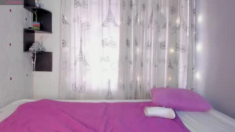 Serena  online show from December 2025 12:02:02 PM