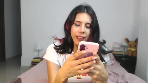 Snapshot of serenaroussee chatting on May 2026 05:25:01 AM sararoussee online show from May 2026 05:25:01 AM
