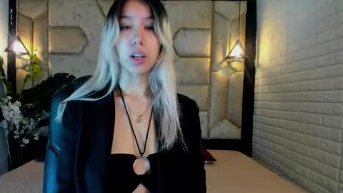 Serene online show from April 2026 12:41:02 PM