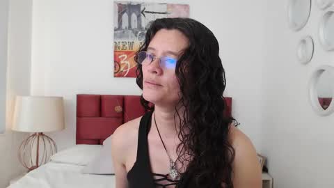 sereneclarks_ online show from January 2025 12:30:01 PM