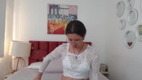 sereneclarks_ online show from January 2025 12:14:01 PM