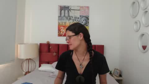 sereneclarks_ online show from January 2025 12:16:01 PM