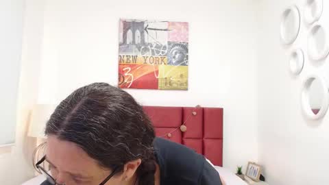 sereneclarks_ online show from February 2025 12:33:01 PM