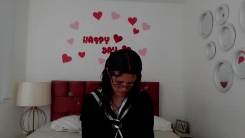 sereneclarks_ online show from February 2025 12:33:01 PM