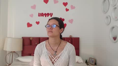 sereneclarks_ online show from February 2025 12:31:01 PM