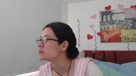 sereneclarks_ online show from September 2025 01:00:01 PM