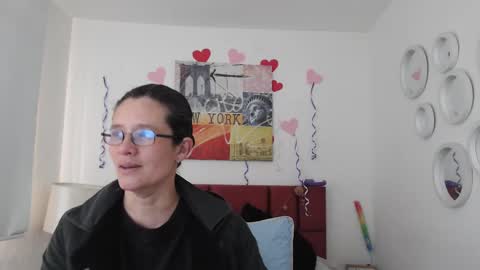 sereneclarks_ online show from September 2025 12:18:02 PM