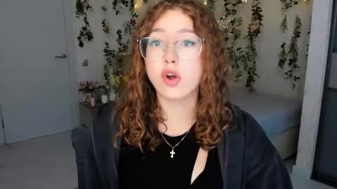 Snapshot of sereneflame chatting on September 2025 10:28:02 AM Ophelia online show from September 2025 10:28:02 AM