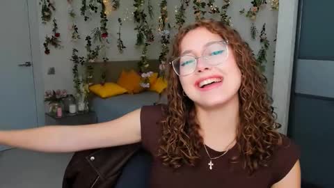 Snapshot of sereneflame chatting on September 2025 04:29:02 PM Ophelia online show from September 2025 04:29:02 PM