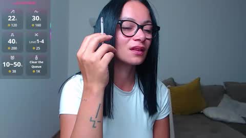 Snapshot of serenesophi chatting on October 2025 02:52:01 AM SereneSophi online show from October 2025 02:52:01 AM