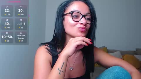 Snapshot of serenesophi chatting on October 2025 12:44:02 AM SereneSophi online show from October 2025 12:44:02 AM