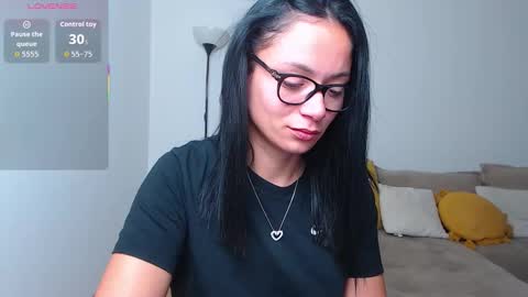 Snapshot of serenesophi chatting on October 2025 05:26:02 AM SereneSophi online show from October 2025 05:26:02 AM